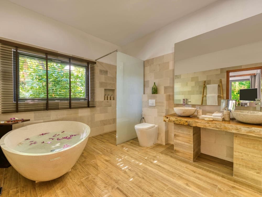 Kuredhivaru Resort & Spa Maldives - View 51