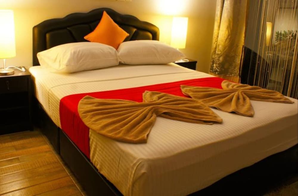 Local Island Inn - View 4