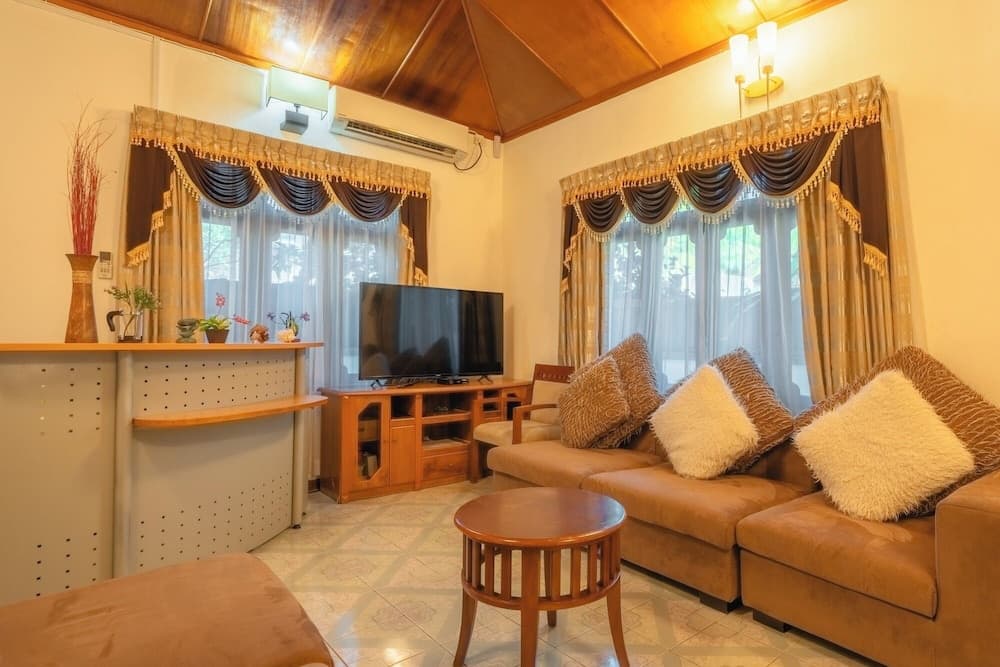 Biosphere by Hawks Hotels Kamadhoo Baa Atoll - View 3