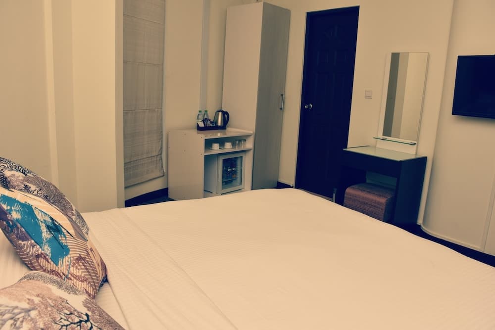 Local Escape Boutique - View 18