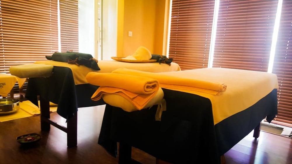 Hulhule Island Hotel - View 37