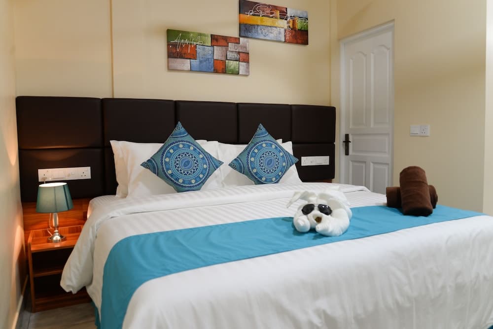 Cliff  Retreat - View 29