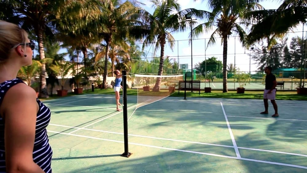 Hulhule Island Hotel - View 61