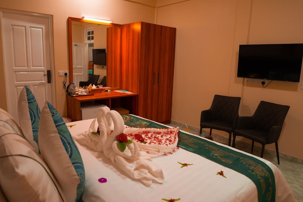 Cliff  Retreat - View 27