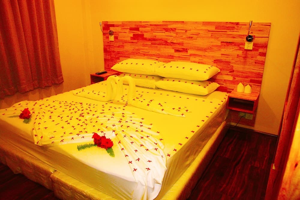 Maafushi Village - View 14