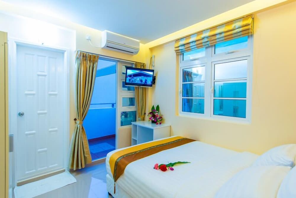 City Grand Hotel - View 15