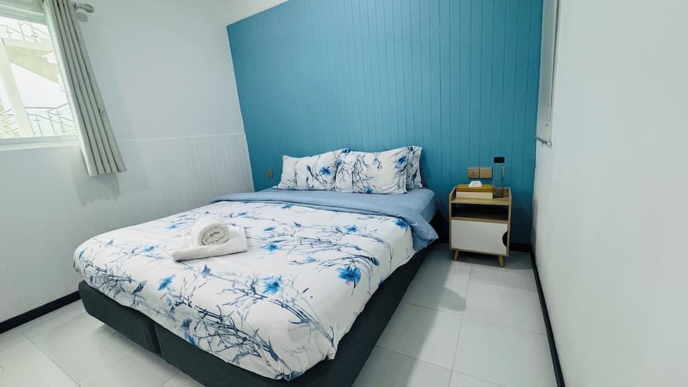 Wave Crest Retreat - View 15