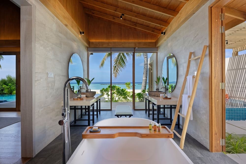 Emerald Faarufushi Resort & Spa - View 206