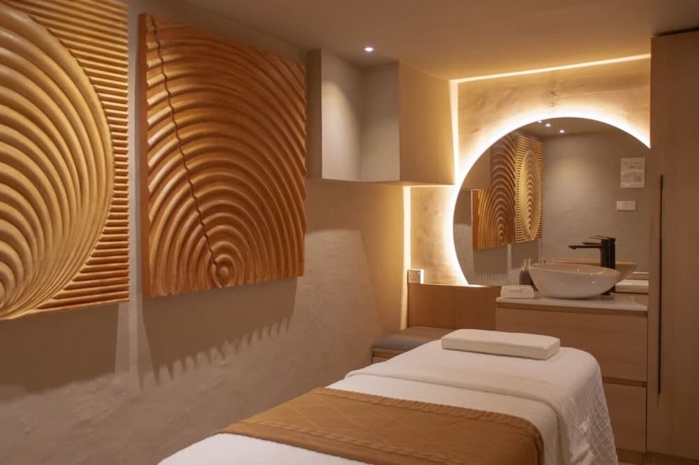 Stone Hotel Dhiffushi - View 9