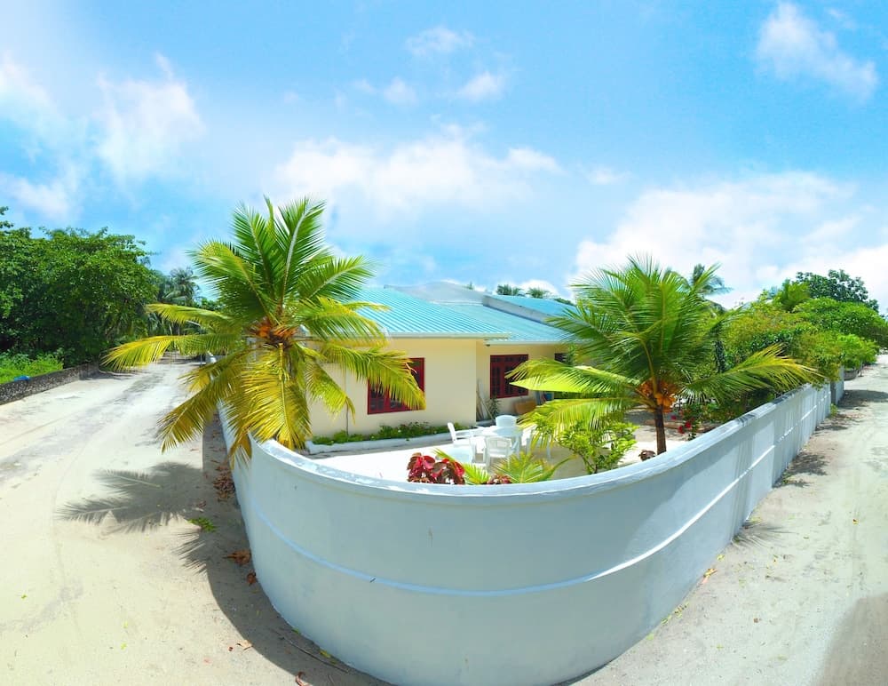 Maclura Residence - View 1