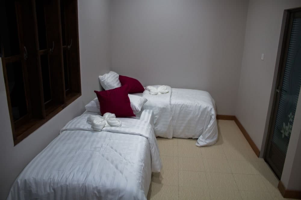 Lilac Stay - View 6