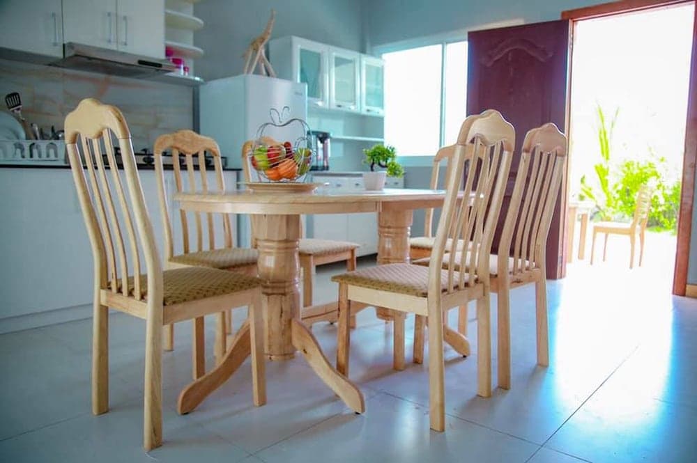 Himeyn Beach Retreat - View 9