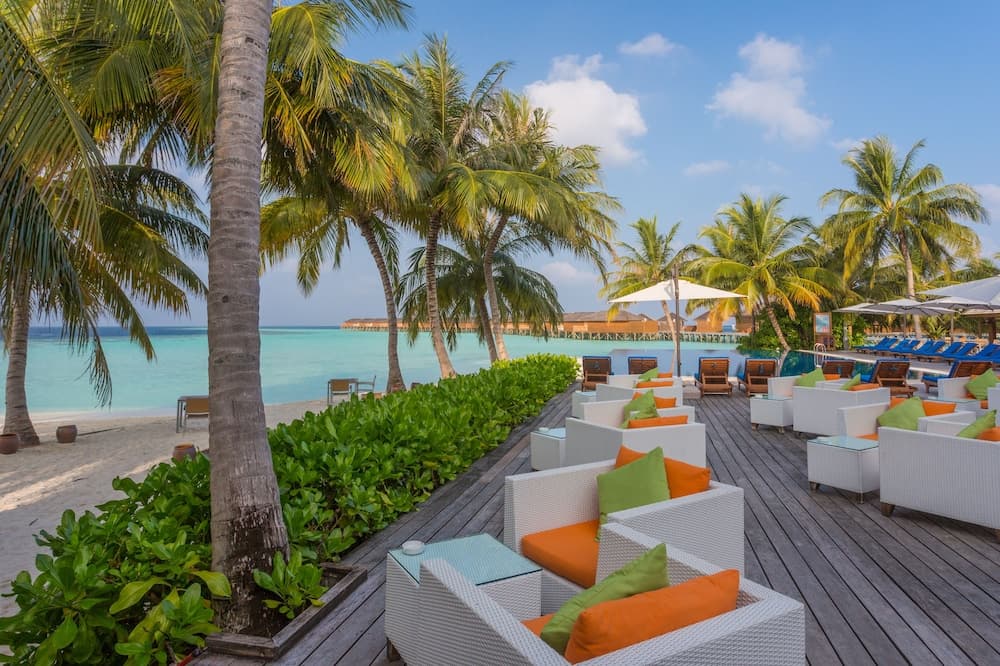Vilamendhoo Island Resort & Spa - View 2