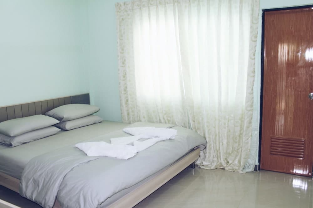 Salty Beach House - View 7