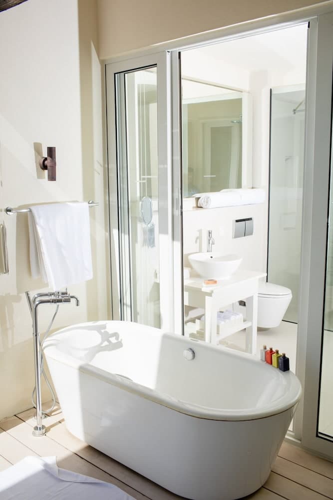 Holiday Inn Resort Kandooma Maldives by IHG - View 49