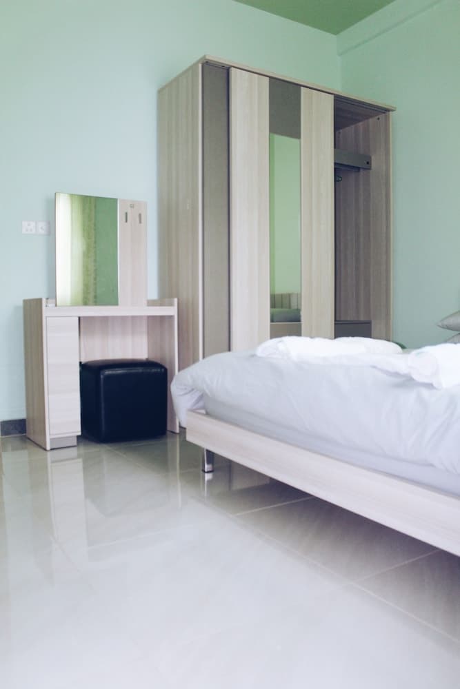 Salty Beach House - View 8