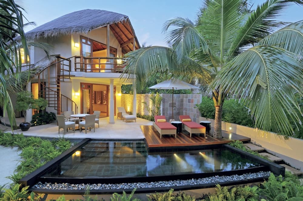 Constance Halaveli - View 158