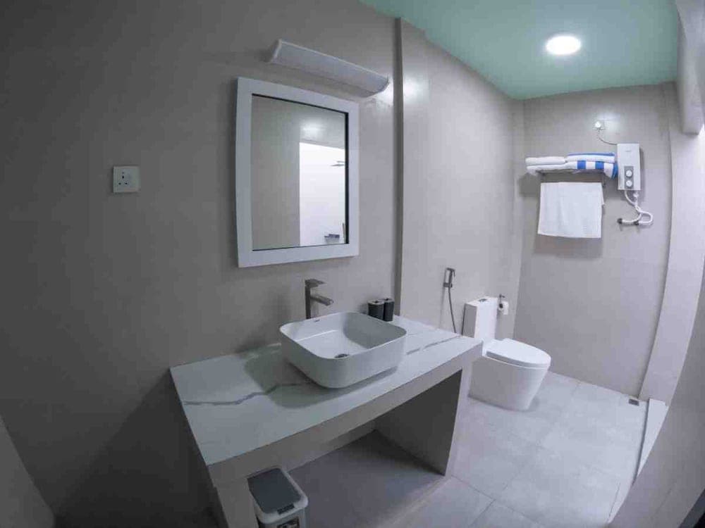 Clouds Beach Retreat Laamu - View 11