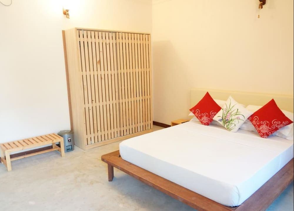 Thoddoo Retreat - View 7