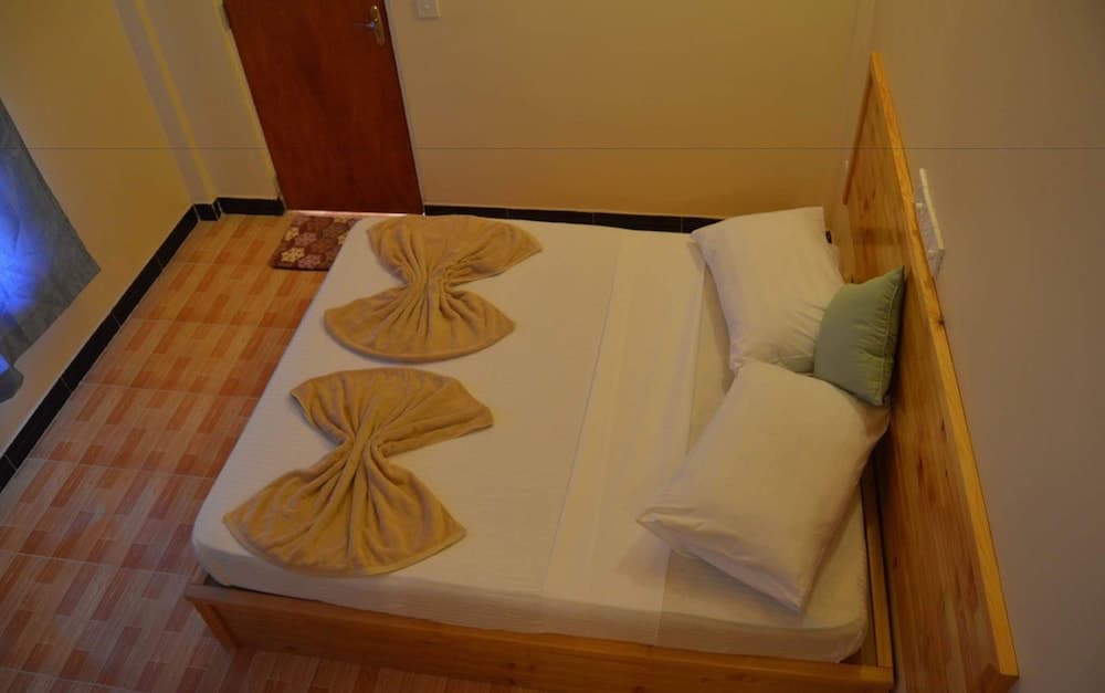 Local Island Inn - View 31