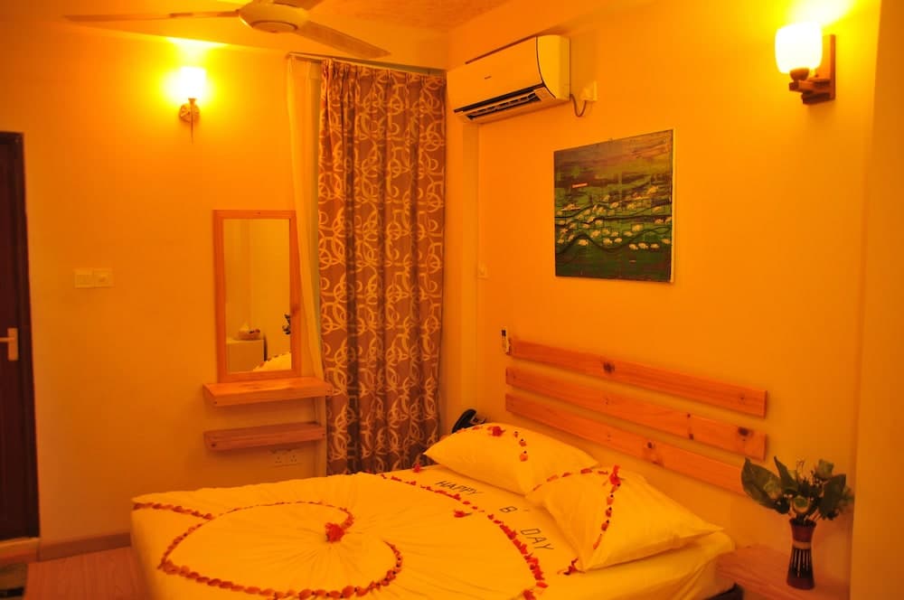 Koamas Lodge - View 2