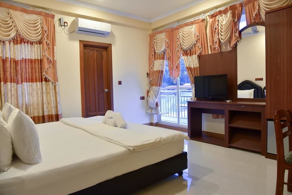 Nalaveshi Inn, Huraa - View 1