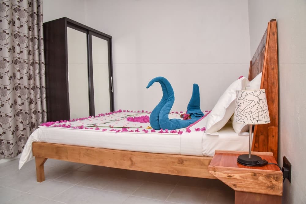 Ithaa Beach Maldives - View 13