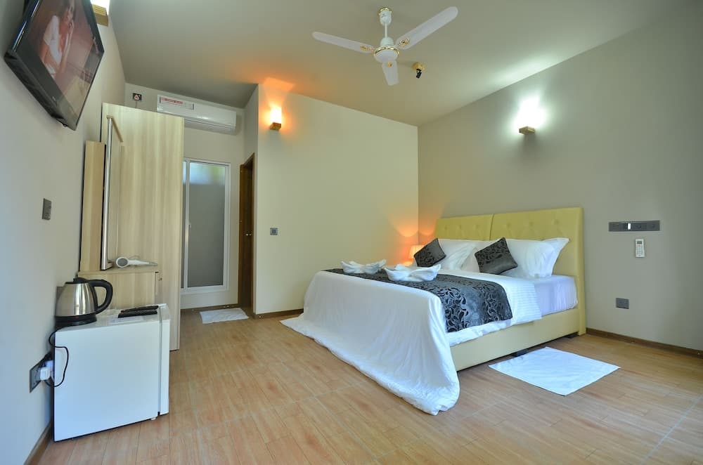 Ukulhas Beach Inn - View 31
