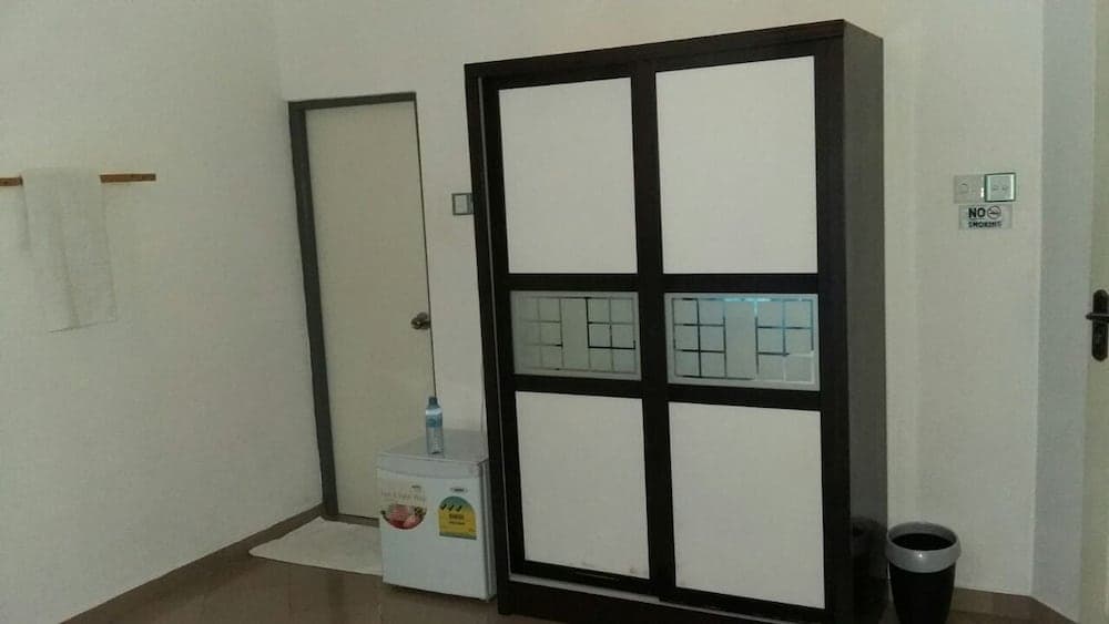 Ungoofaar Inn - View 20