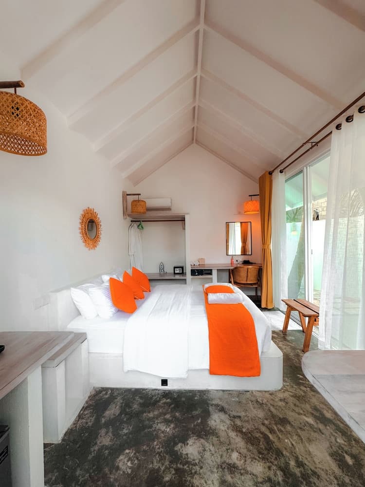 101 Retreat - View 13