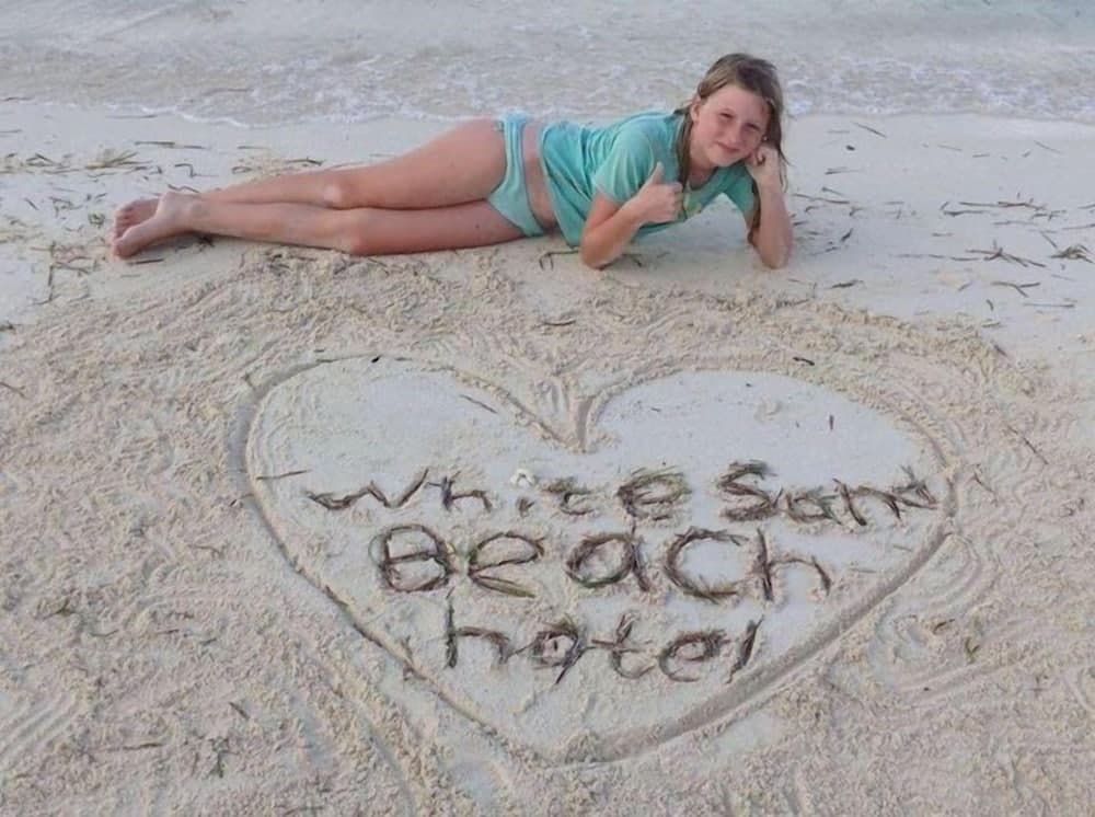 Dhiffushi White Sand Beach Hotel - View 20