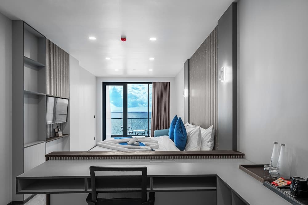 iCom Blue Sea View - View 6