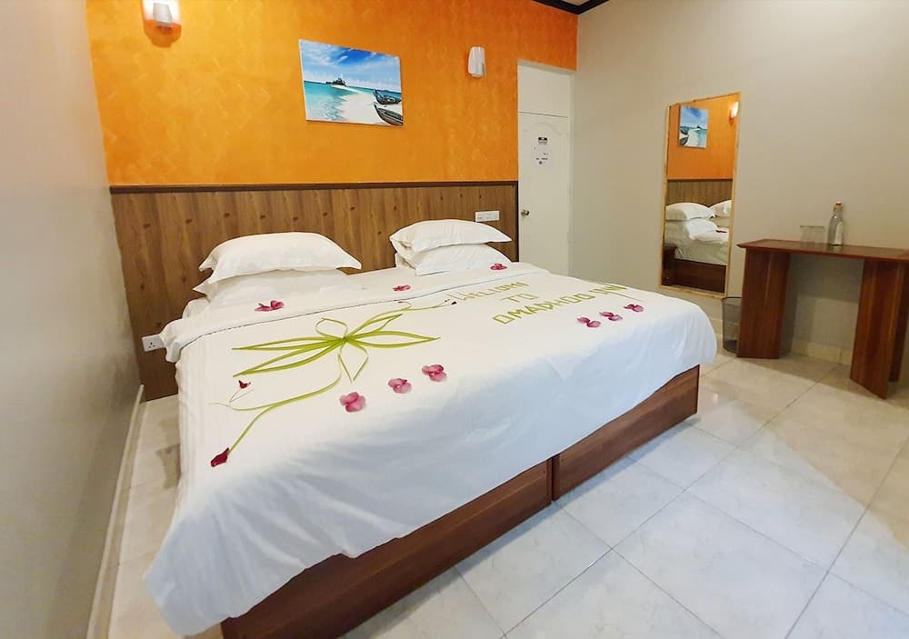 Omadhoo Inn - View 24
