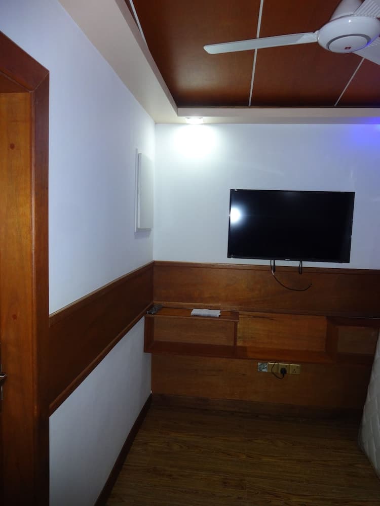 Six In One - View 28