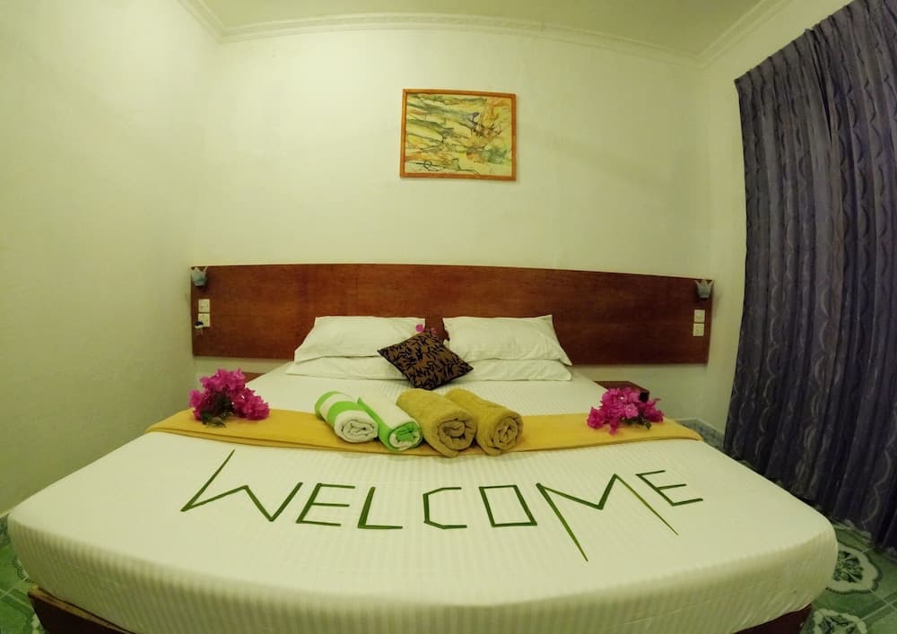 Adroit Beach Inn - View 94