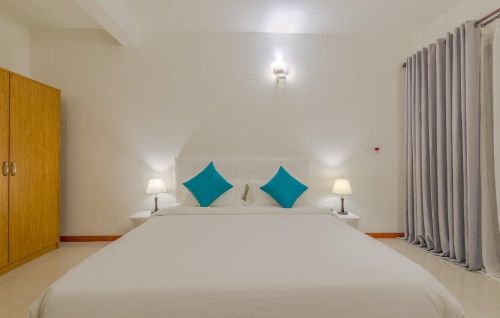 White Sand Dhigurah - View 17