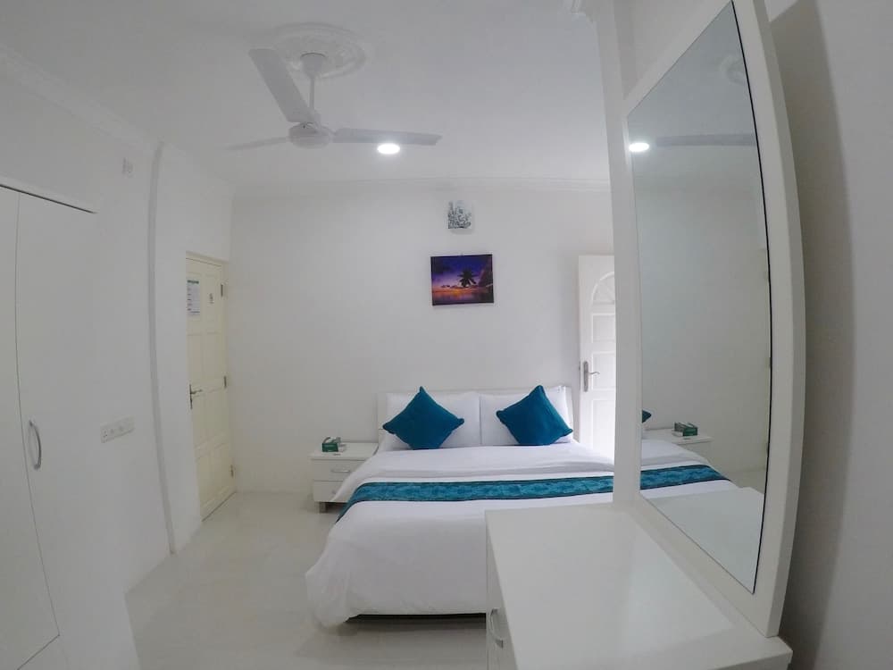 Palm Lodge - View 2