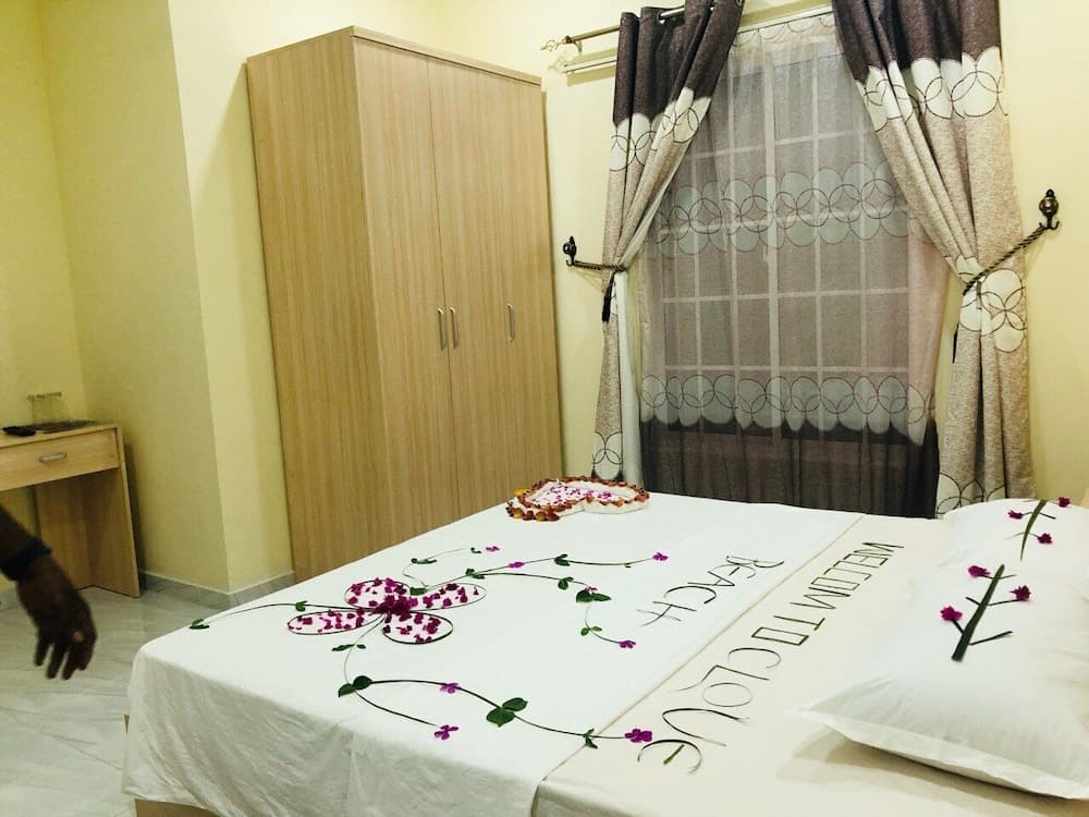 Clove Beach - View 10