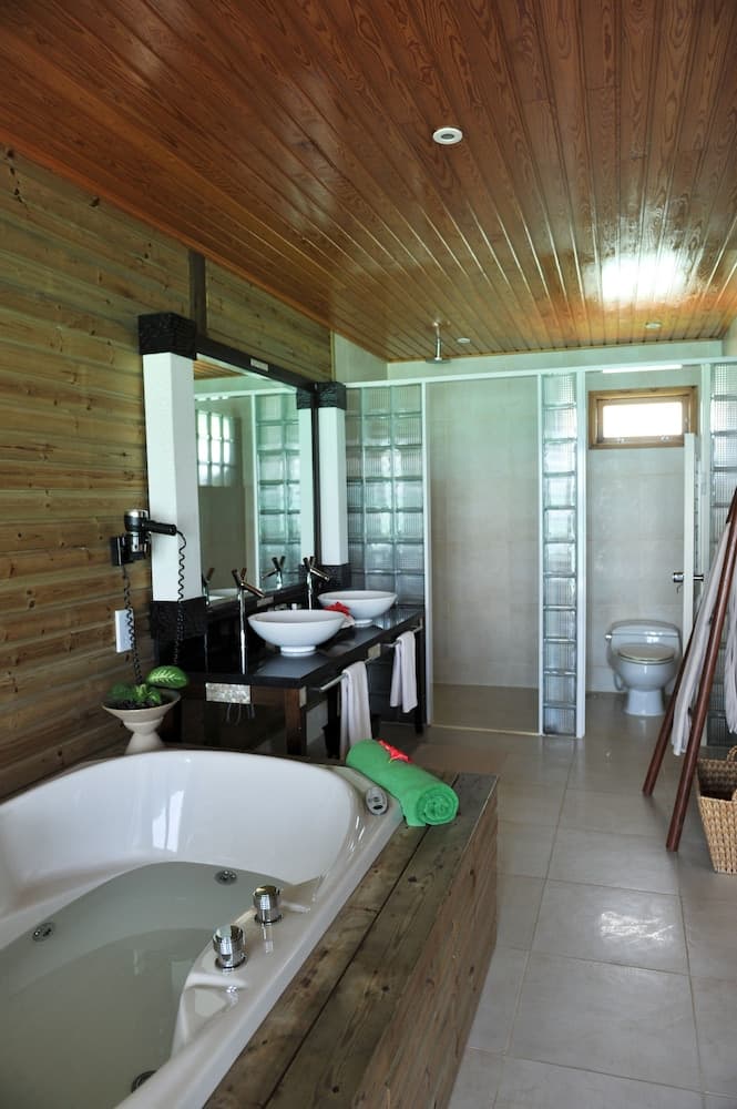 Komandoo Maldives Island Resort - View 23