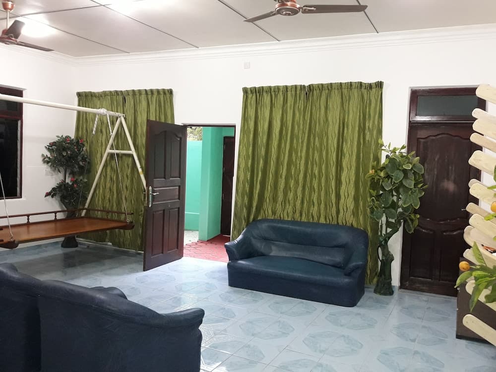 Muli Inn Surf View Maldives - View 35