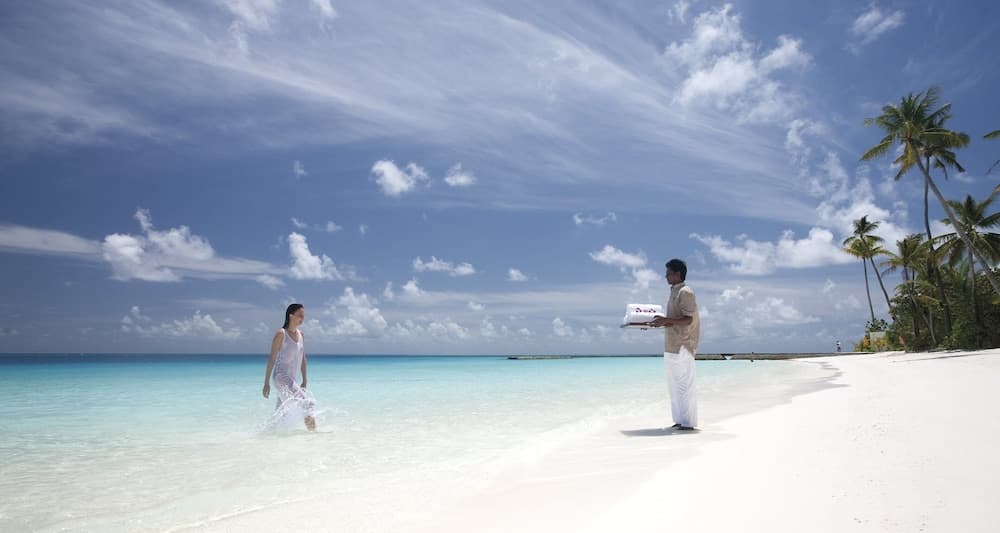 Constance Halaveli - View 148