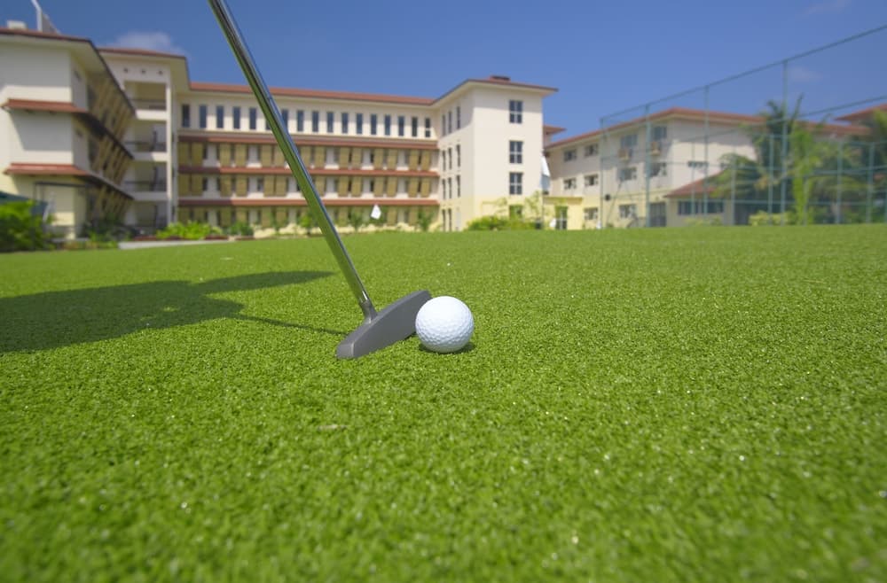 Hulhule Island Hotel - View 18