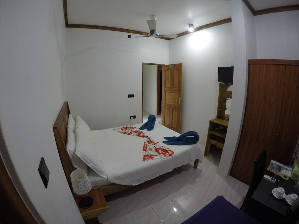 Ithaa Beach Maldives - View 14