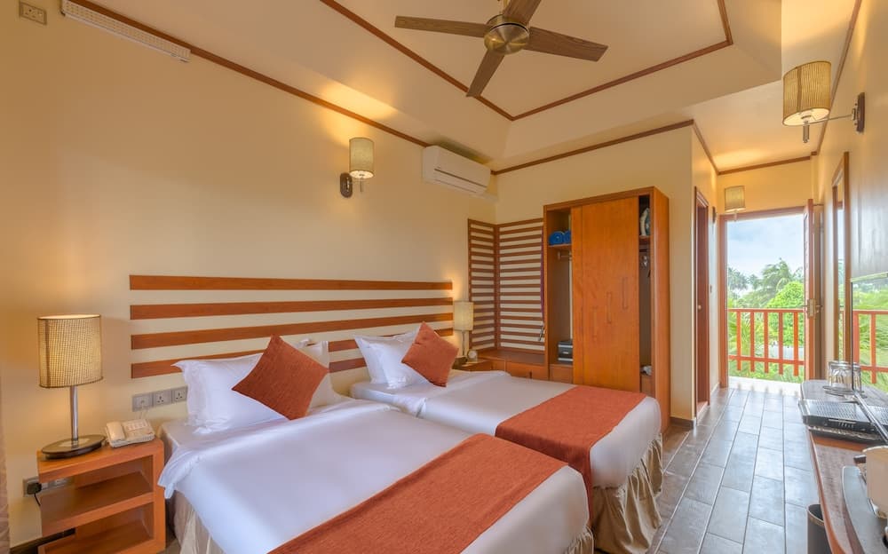 Araamu Hotels Maldives - View 38