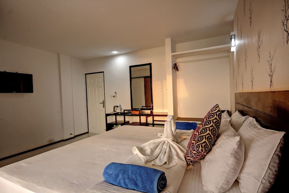 Crown Beach Hotel Maldives - View 12