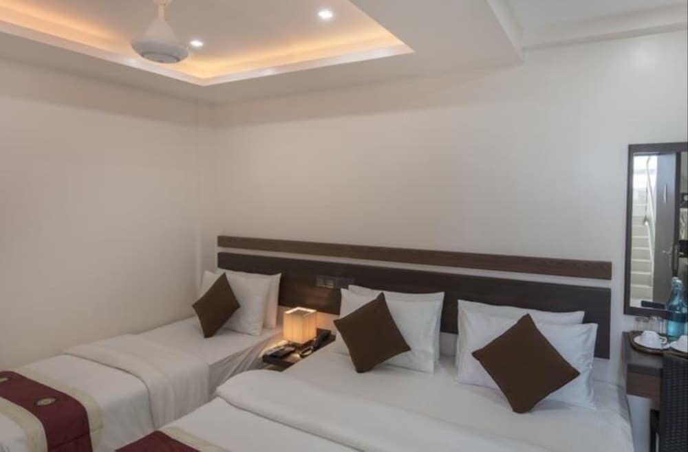 Whiteharp Beach Inn - View 8