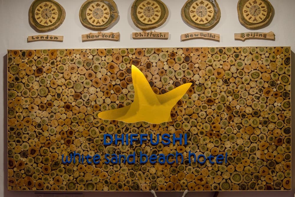 Dhiffushi White Sand Beach Hotel - View 2