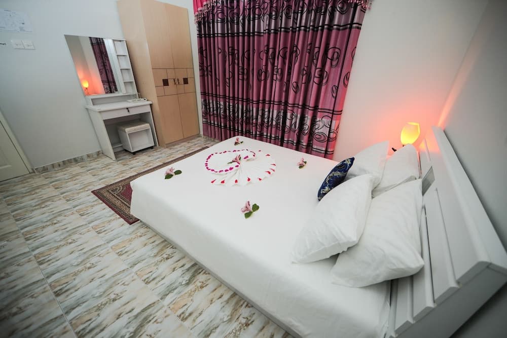 Huvadhoo Inn - View 2