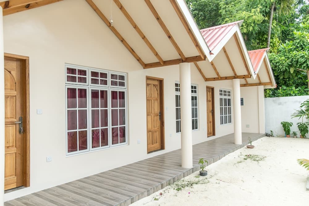 Thoddoo Retreat - View 9