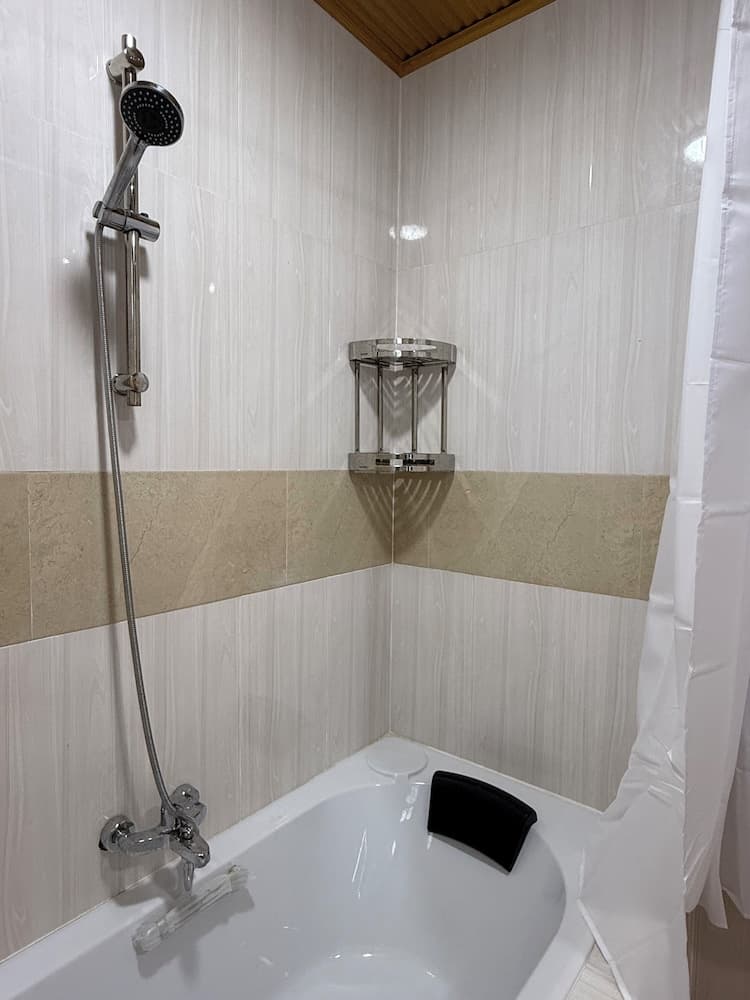 Breeze Haven Surf Retreat - View 19